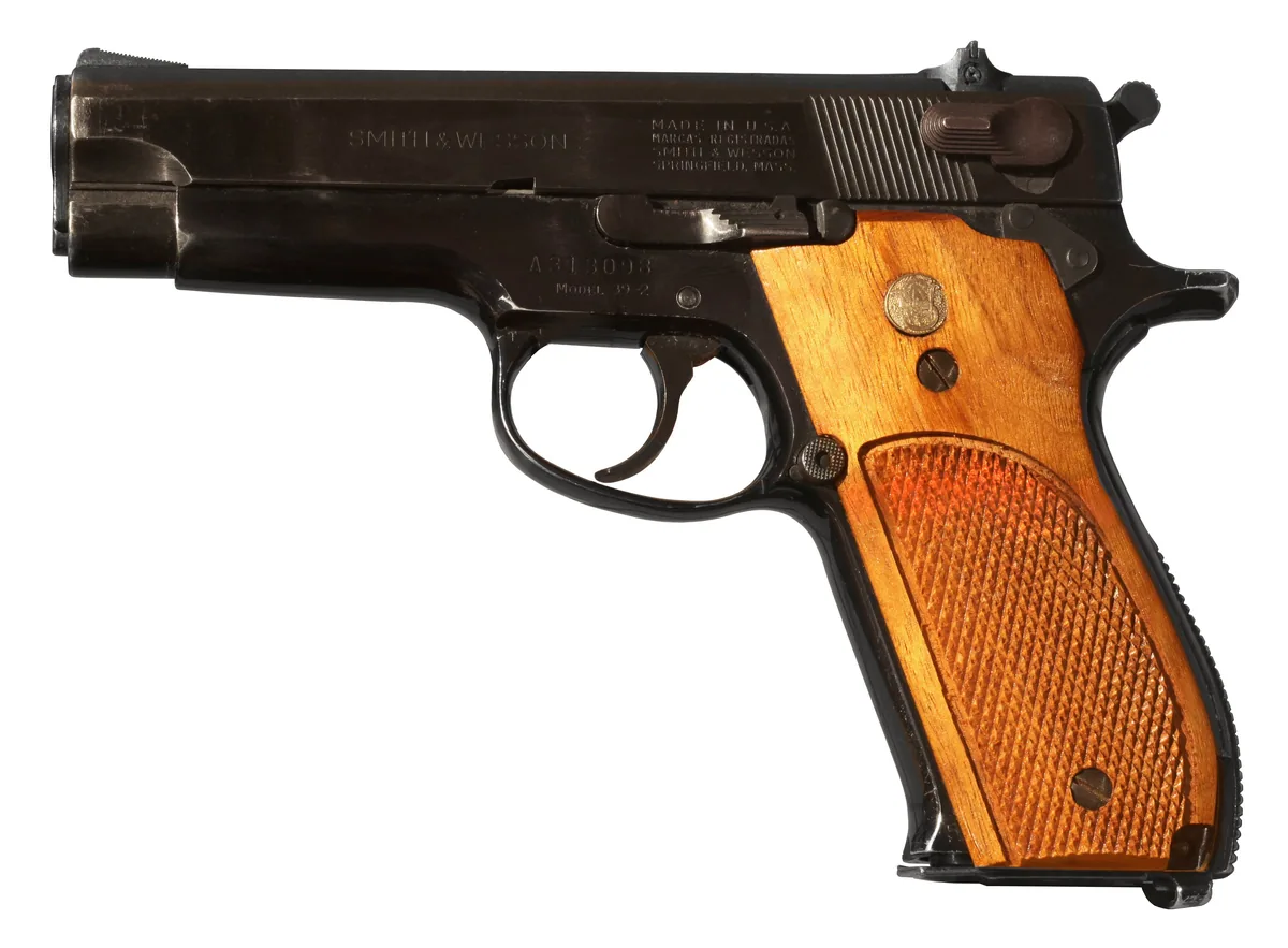 Smith & Wesson Model 39 by Smith & Wesson