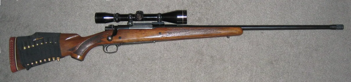 Winchester Model 70 by Winchester